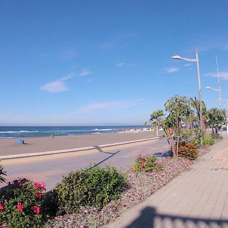 Spacious 1 Bedroom Apartment, Beach Front, Torrox Costa Extérieur photo