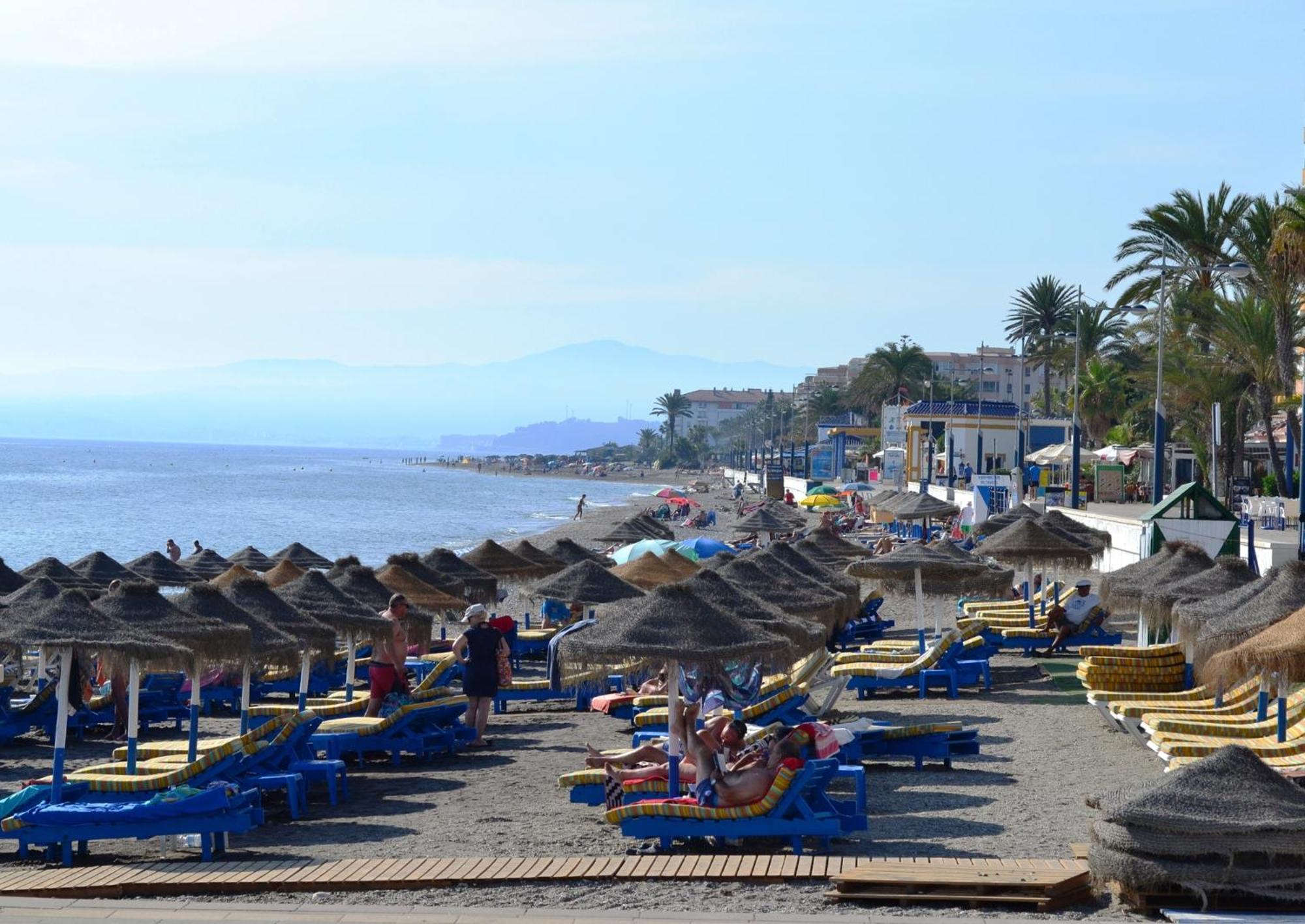 Spacious 1 Bedroom Apartment, Beach Front, Torrox Costa Extérieur photo