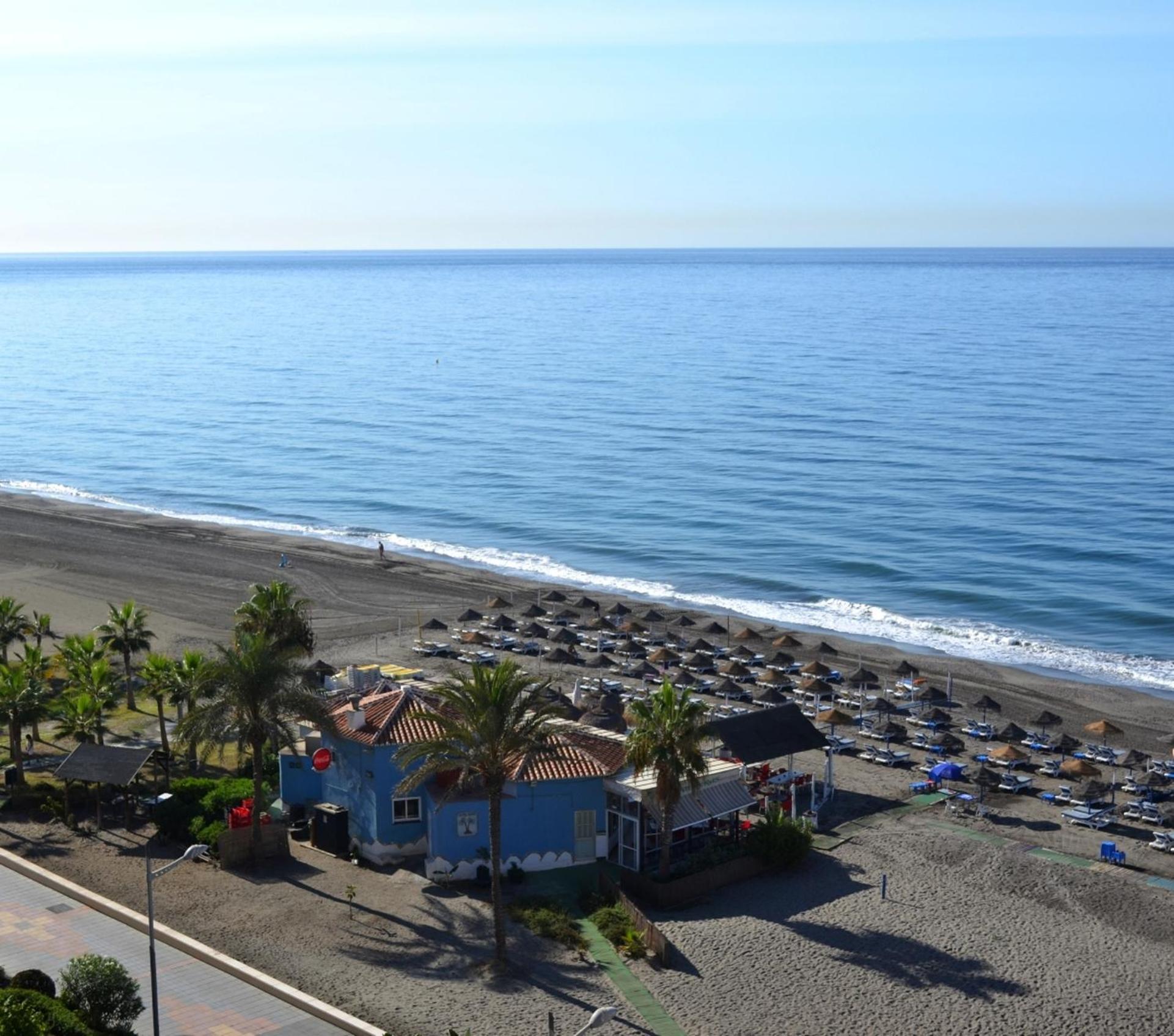 Spacious 1 Bedroom Apartment, Beach Front, Torrox Costa Extérieur photo