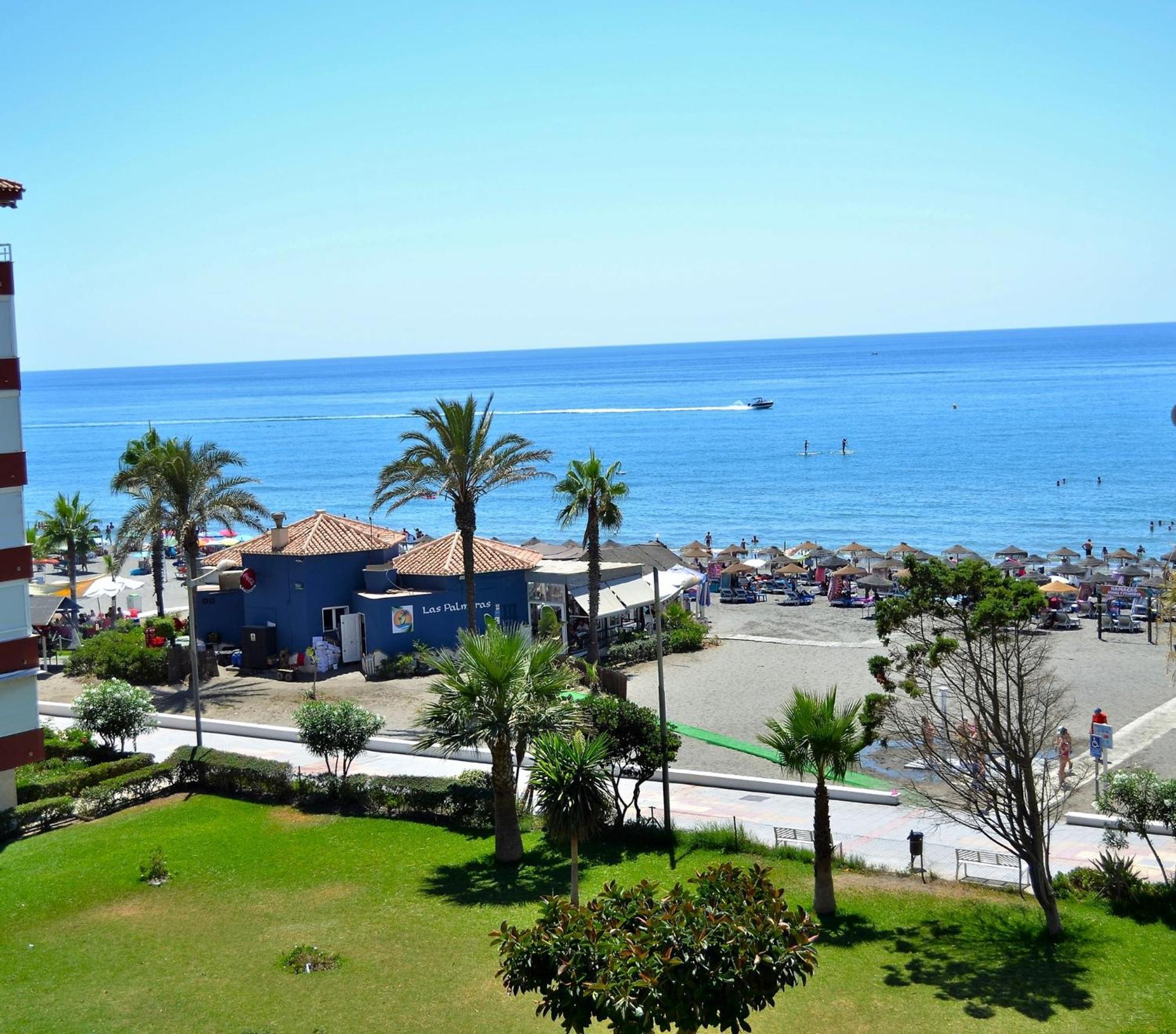 Spacious 1 Bedroom Apartment, Beach Front, Torrox Costa Extérieur photo