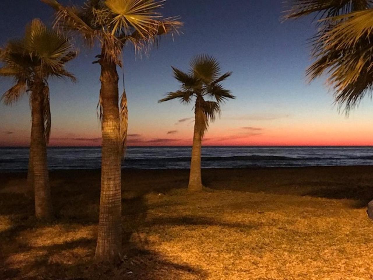 Spacious 1 Bedroom Apartment, Beach Front, Torrox Costa Extérieur photo