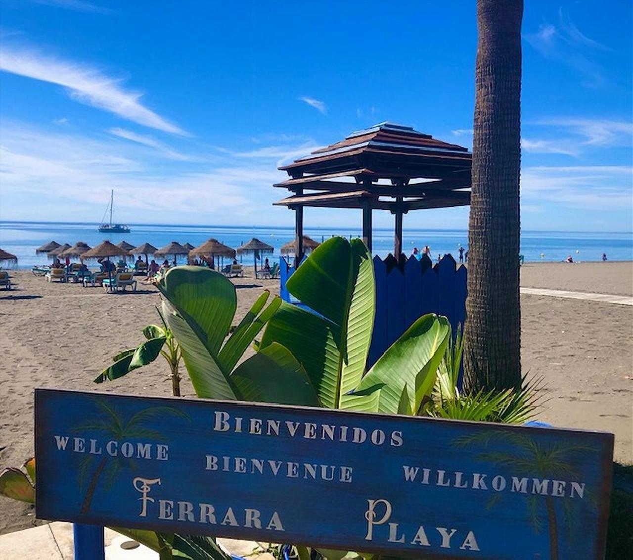 Spacious 1 Bedroom Apartment, Beach Front, Torrox Costa Extérieur photo